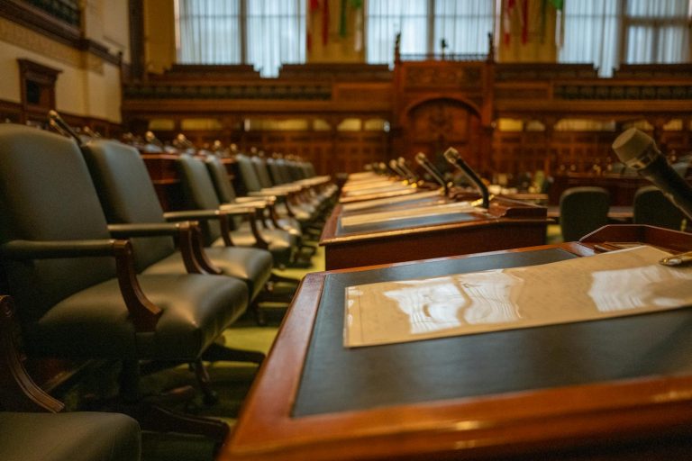 Új kormányzati struktúra — vétójog a kulcsminisztereknek