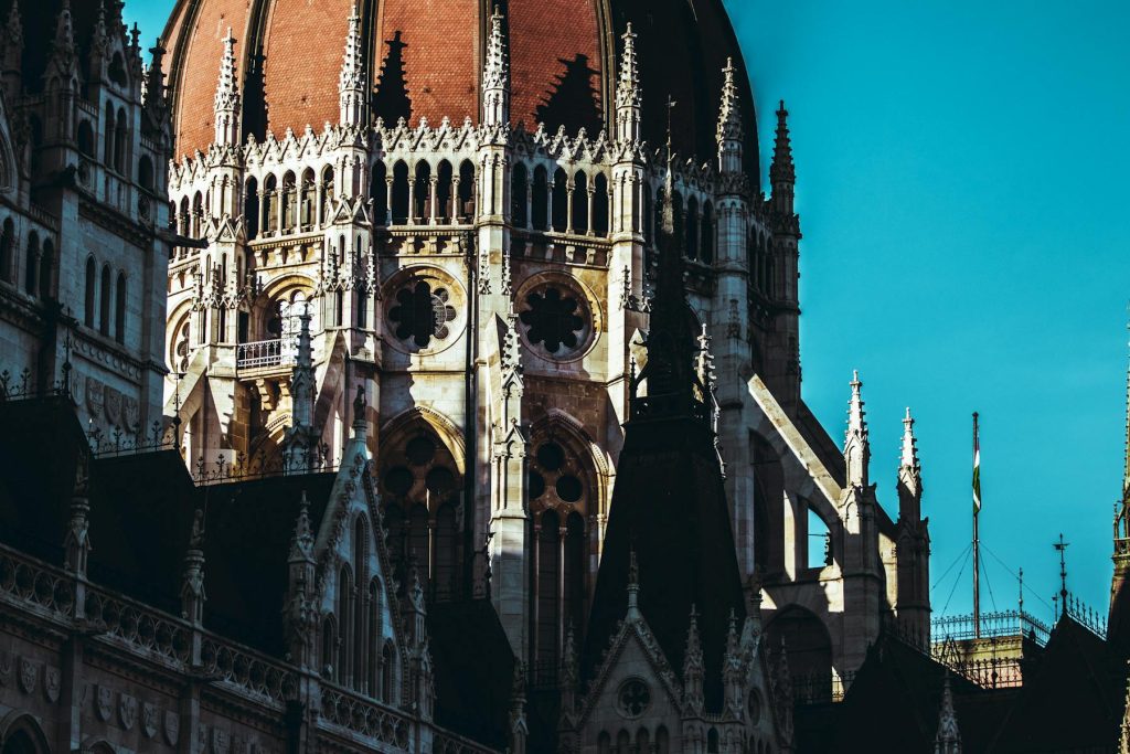Magyar Parlament és Sándor-palota Budapesten