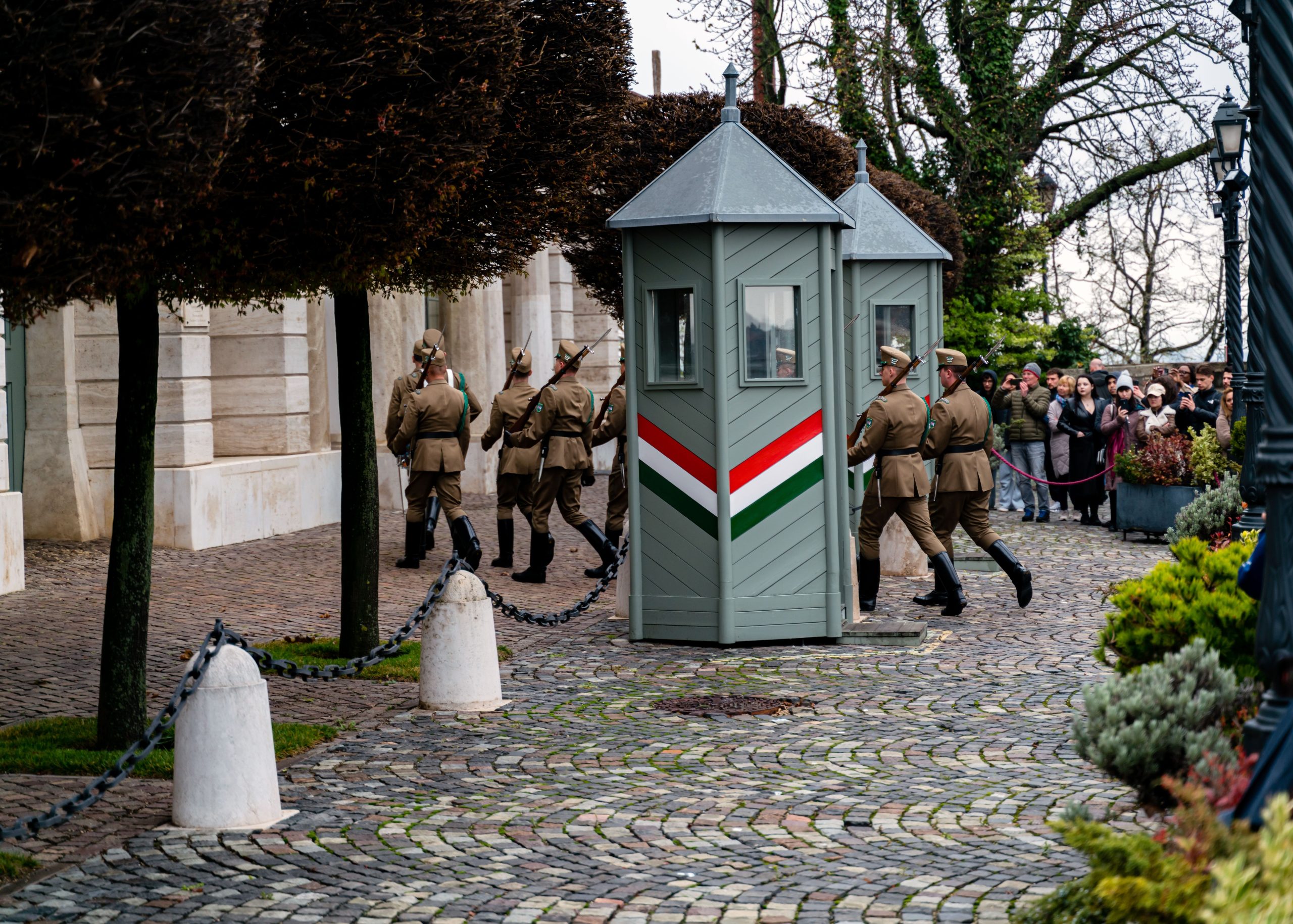 500 kanadai katona haladhat át Magyarországon