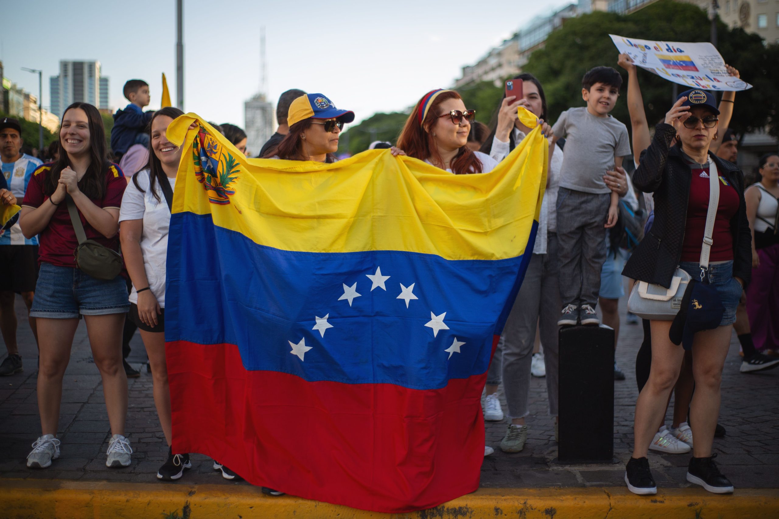 Kettős földrengés sújtja Venezuelát: rendkívüli állapotot
