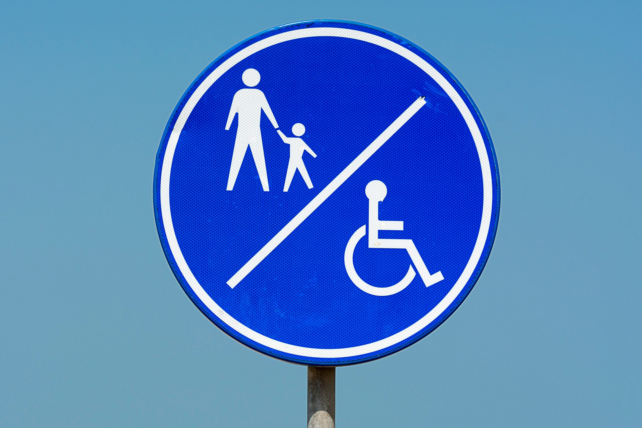 KRESZ-konzultációt indít Vitézy Dávid: új szabályok jöhetnek